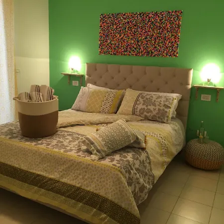 Guest house Intra 2*