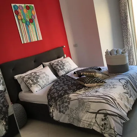 Pensión Intra 3*