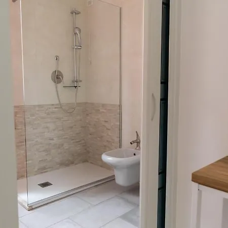 Guest house Intra 2*
